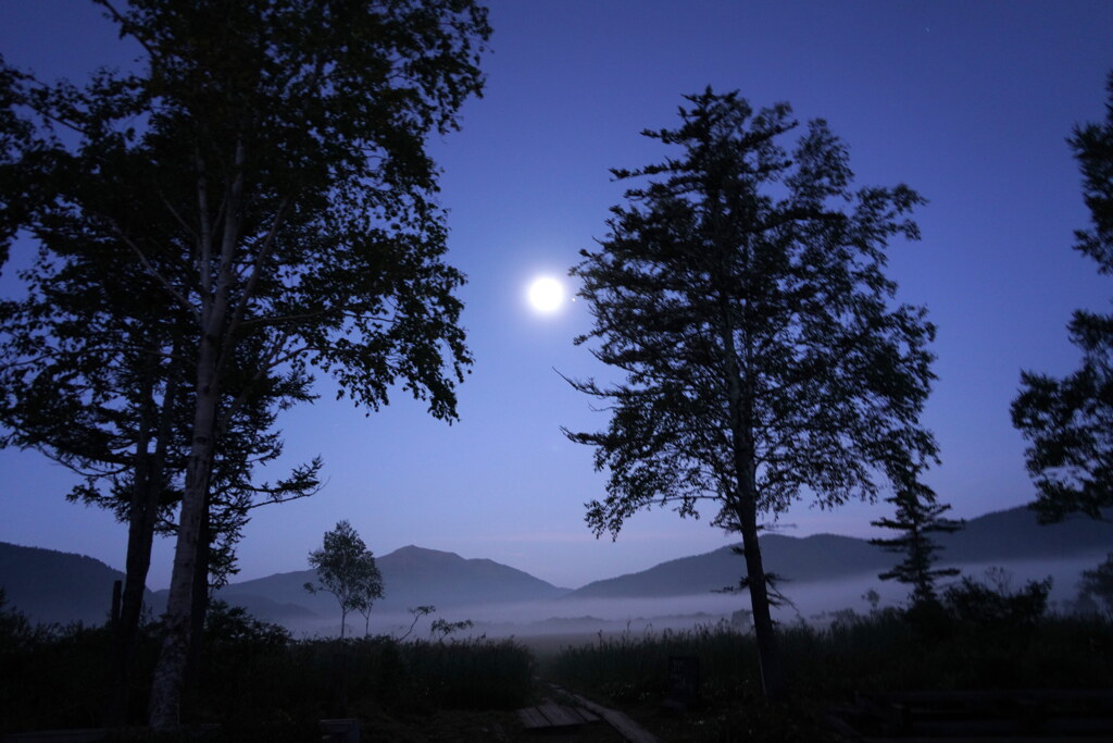 夜明け前の幻想