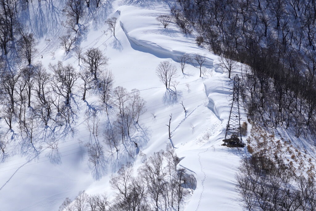 県境の雪庇