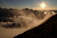 雲沸き立つ後立山