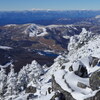 見下ろす白銀の峰