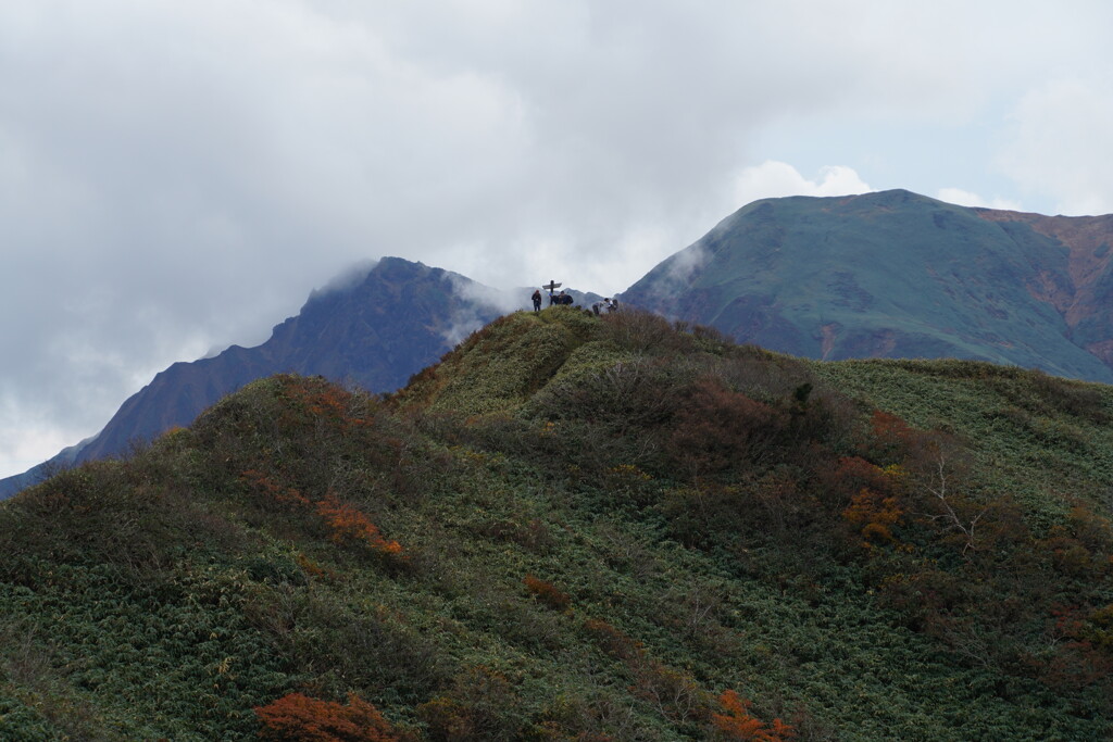 七ツ小屋山　頂へ