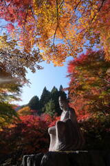 紅葉の船尾像