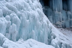 水色光るクラゲ氷