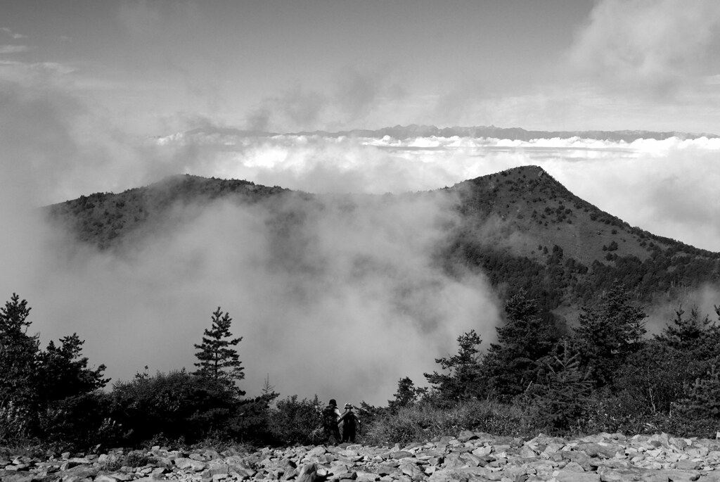 雲湧く湯ノ丸山