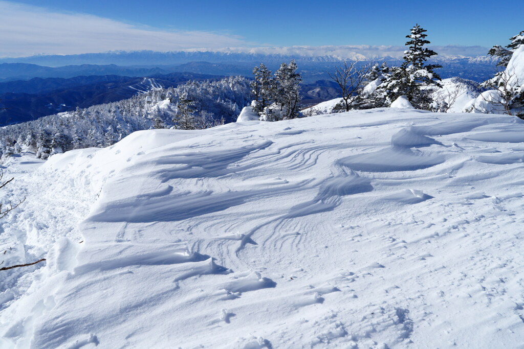 雪の波