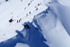 雪庇の尾根