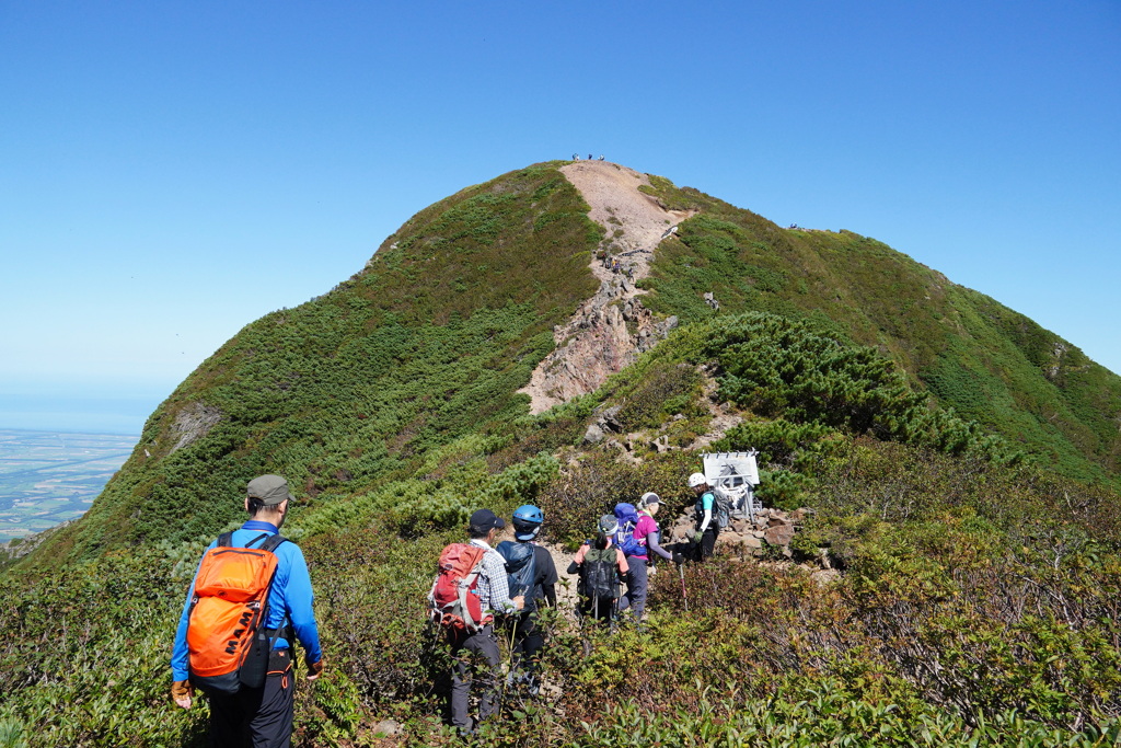 斜里岳山頂へ