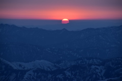 越後、遠き山の夜明け