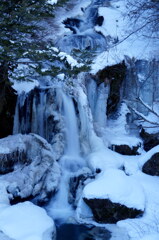 龍頭の滝冬景色