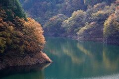 静かな湖面