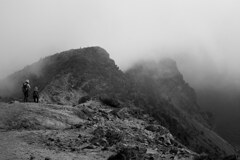 霧の稜線