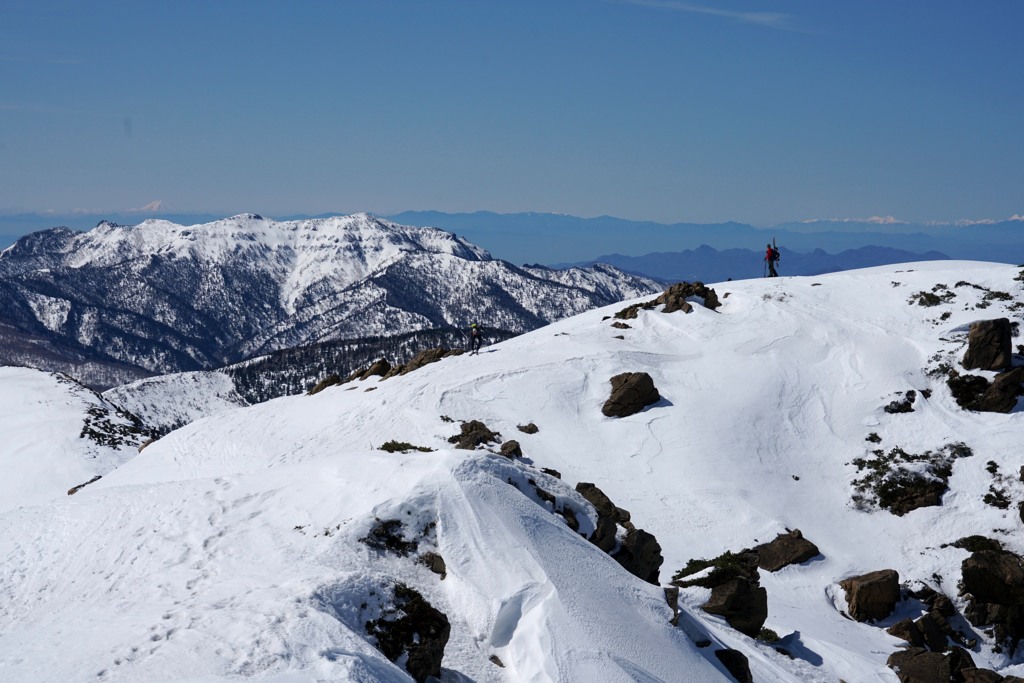 残雪の山へ