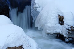 冬の渓流