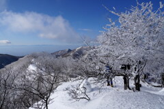 霧氷覆われる駒ヶ岳