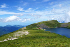 天空の登山道