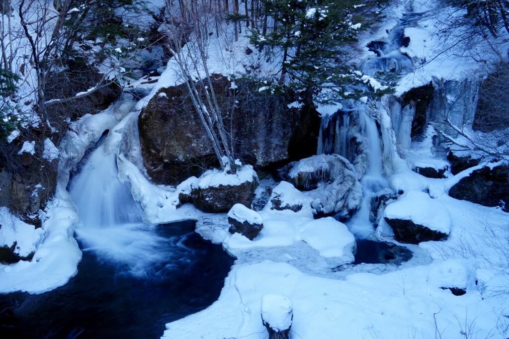 龍頭の滝・冬