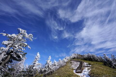 雲流れる四阿山