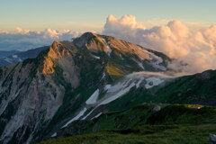 滝雲掛かる杓子岳