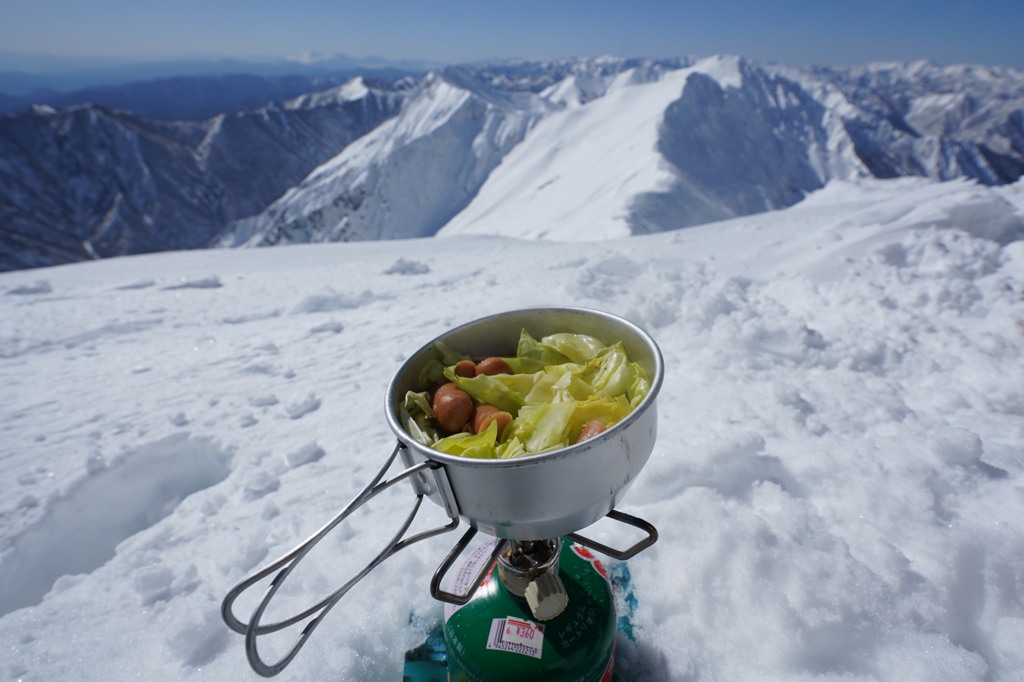 雪山でホット山ごはん