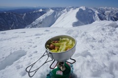 雪山でホット山ごはん