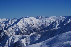 白銀の谷川連峰