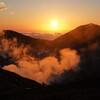 夕陽に染まる地獄谷