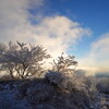 雪雲湧く朝
