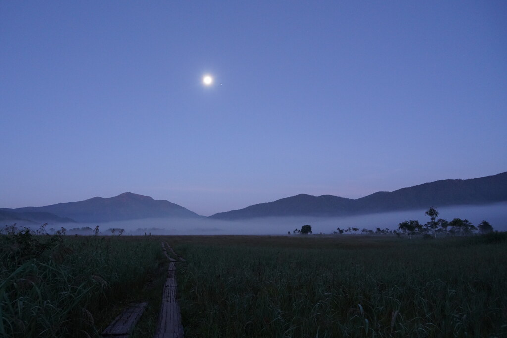 満月の朝