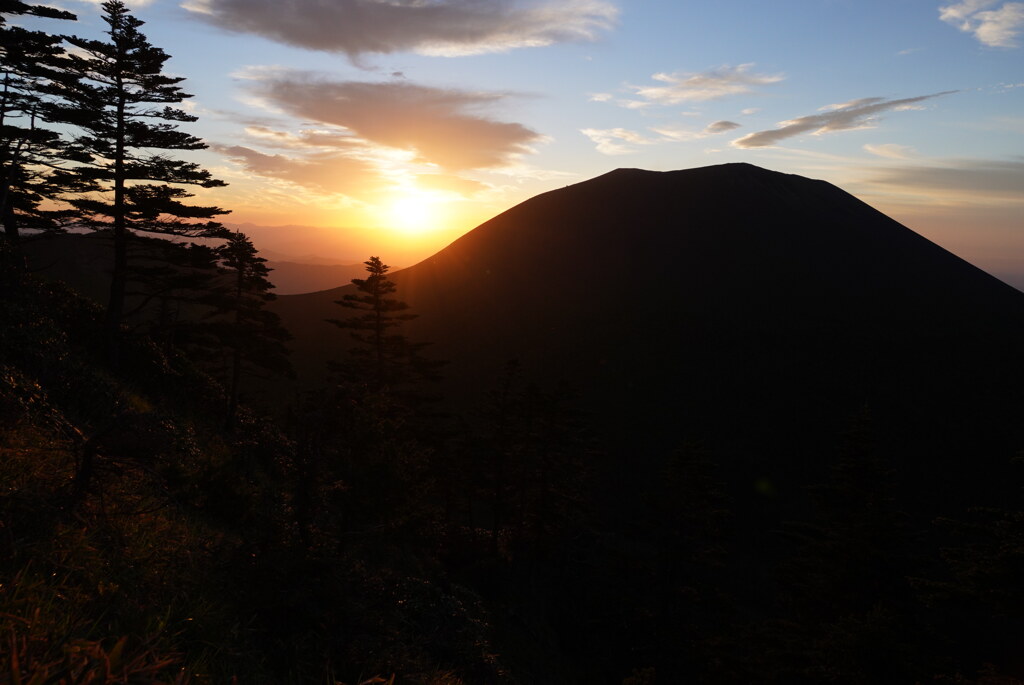 朝陽に輝く浅間山