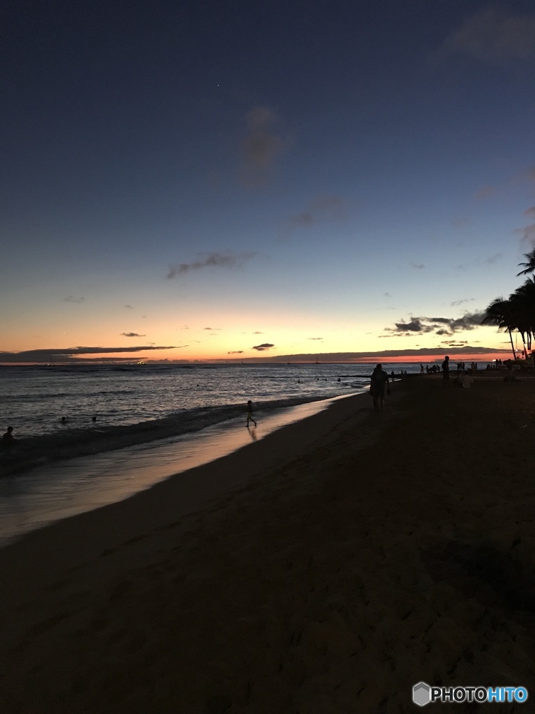 夕暮れの海