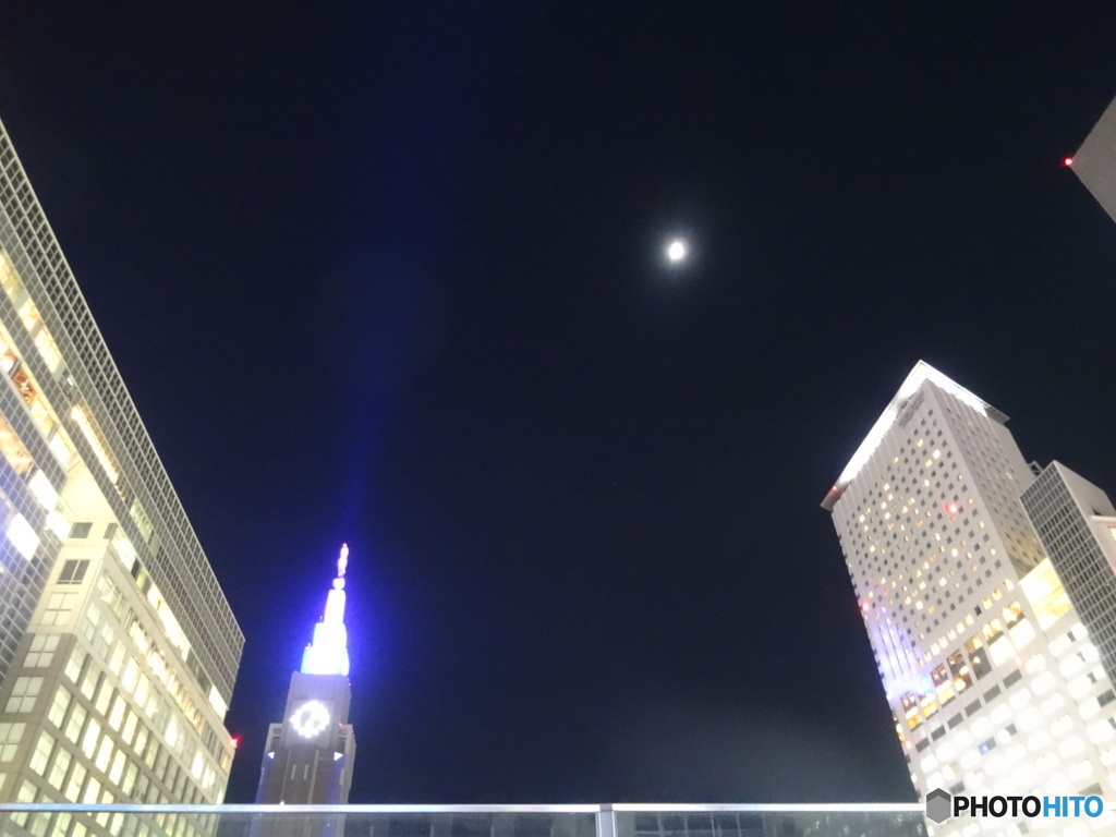 新宿の夜空
