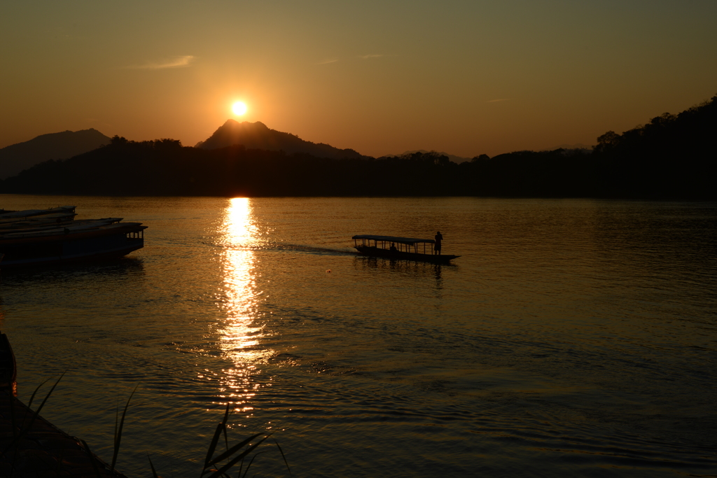 夕日と船 03