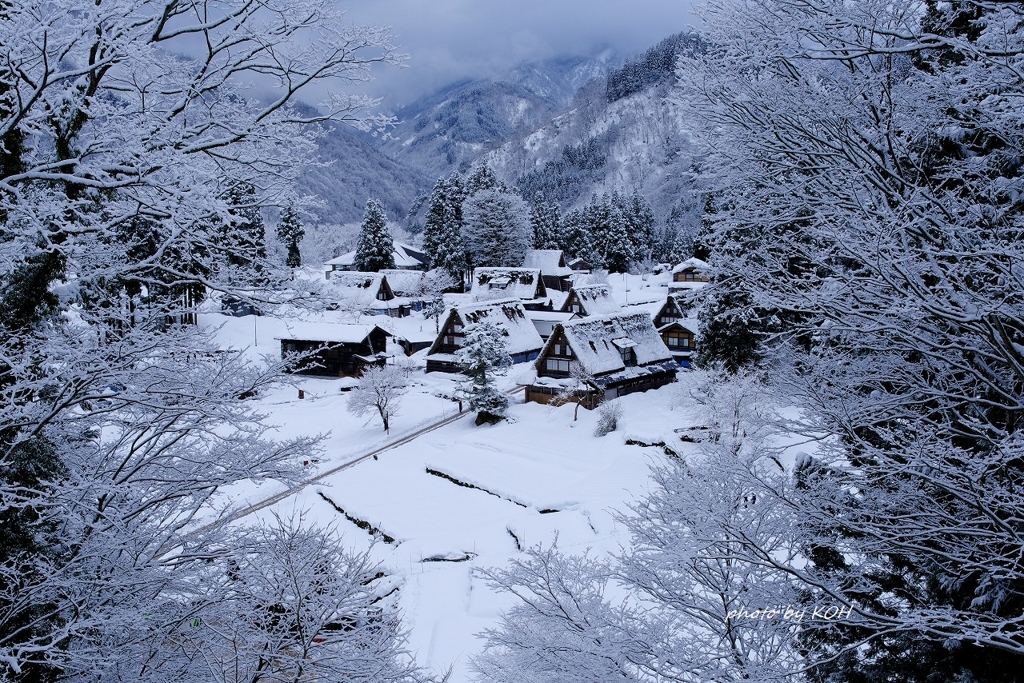 雪の山里