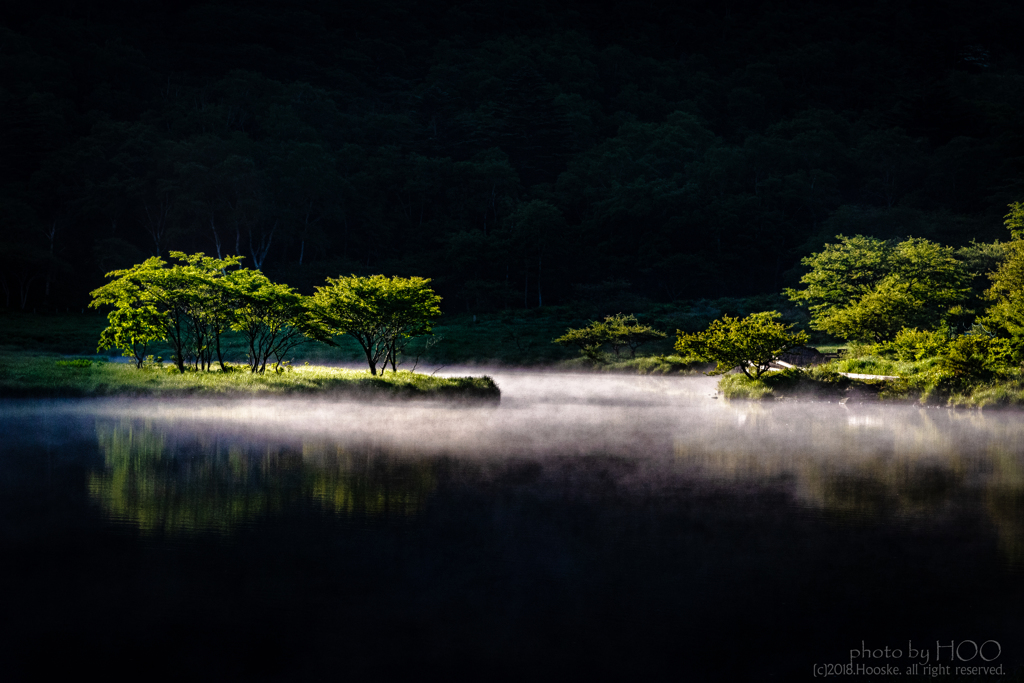 覚満淵の朝