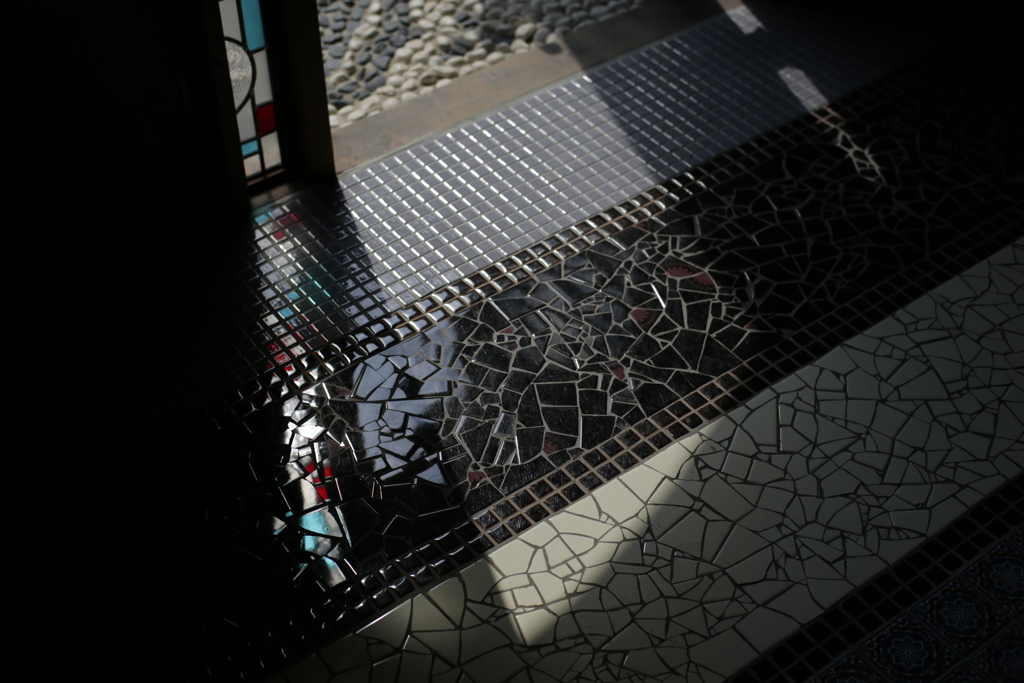 light ＆ tiles