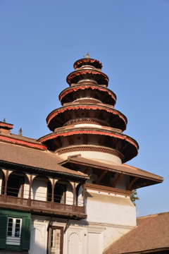 塔のある街並み