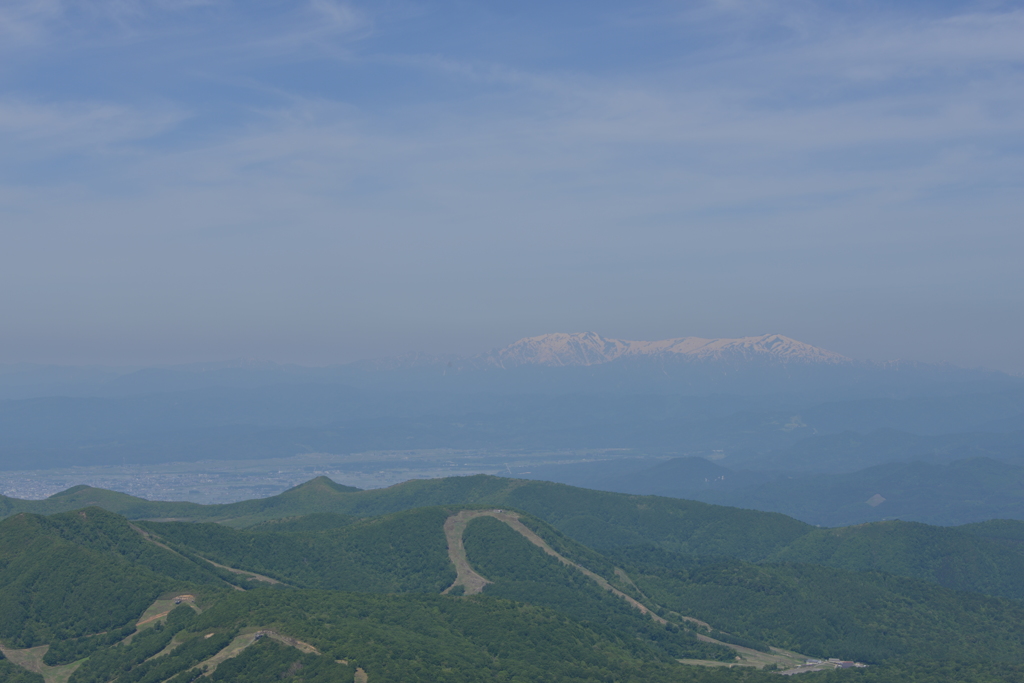飯豊連峰の遠景