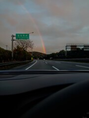 車内からの虹
