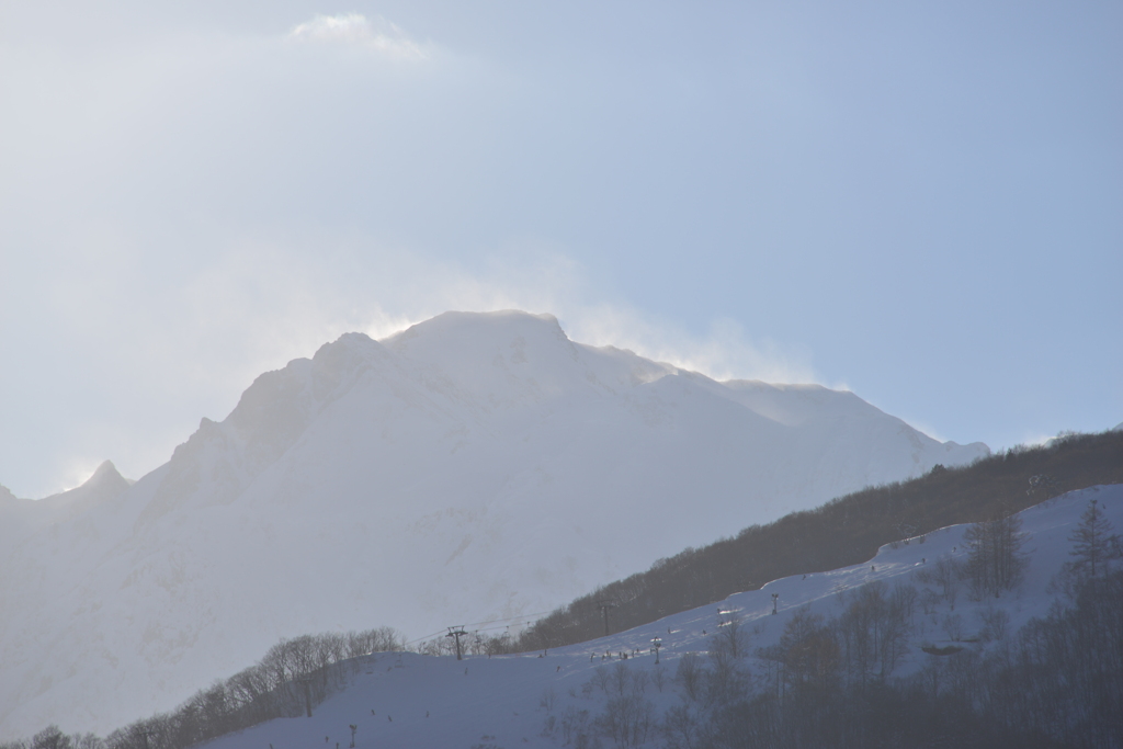 荒ぶる山（五竜岳）