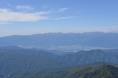 伊那の街と中央アルプス