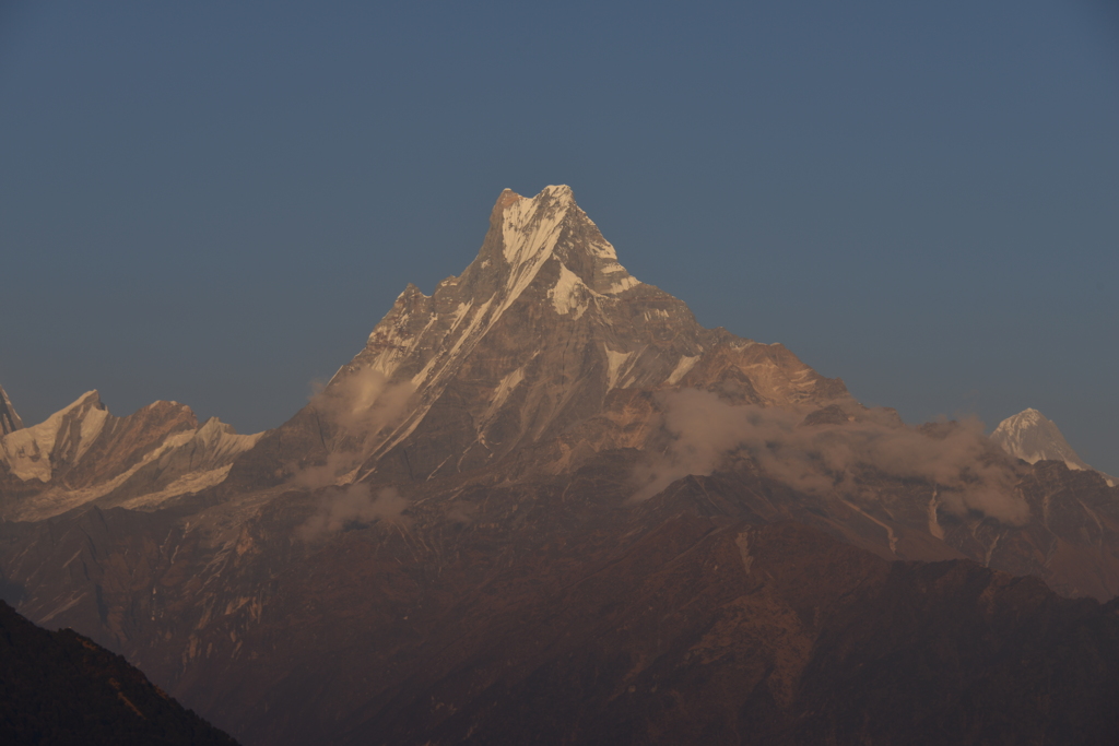 神聖な山を眺める