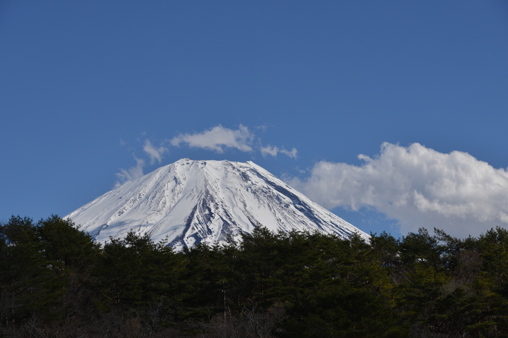 雲と富士山