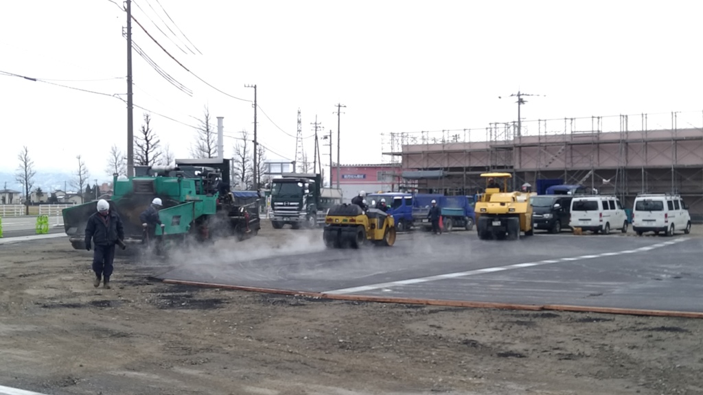 働く車