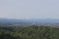 白い山は〜