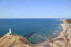 灯台と日本海