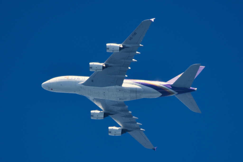 関空上がりのタイエアのA380