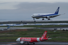 仙台空港、昼前のラッシュ