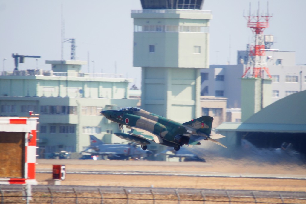 管制塔と絡めてみました