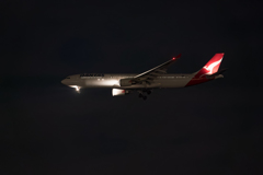 成田34R Qantas330(旧塗装)