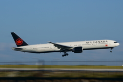 羽田RWY22 CANADA777−300ER